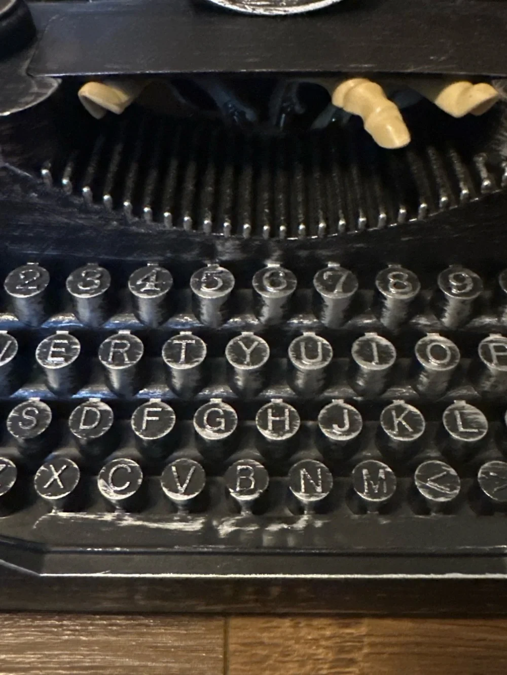 Vintage-Style Black Desktop Typewriter Décor